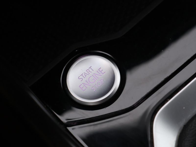 Volkswagen T-Roc 1,0 TSI Virtual LED Webasto - fotka 21 z 29
