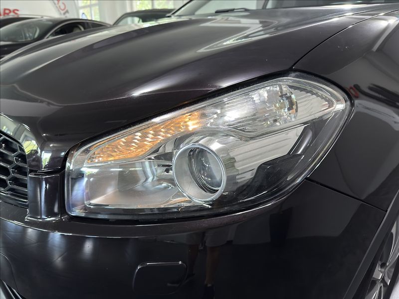 Nissan Qashqai 2,0   dCi PANO XENON KŮŽE NAVI - fotka 34 z 45