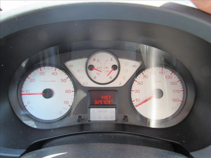 Peugeot Partner 1,6 HDI 55kW - fotka 13 z 26
