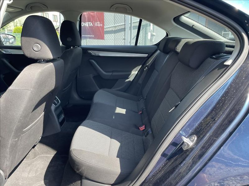 Škoda Octavia 1,2 TSi 77kW  Senzory,Tempomat - fotka 38 z 49