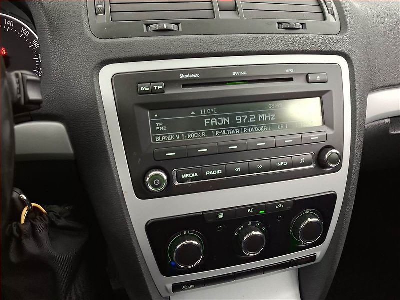 Škoda Octavia (2011) 1.6 TDI, Tempomat - fotka 12 z 13