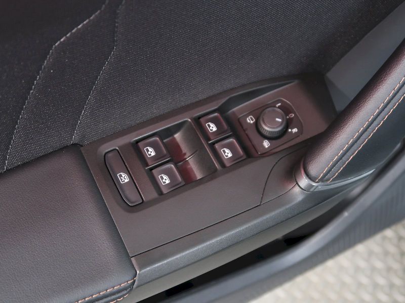 Cupra Leon (2025) ST 1.5 eTSI 110KW DSG - fotka 38 z 43