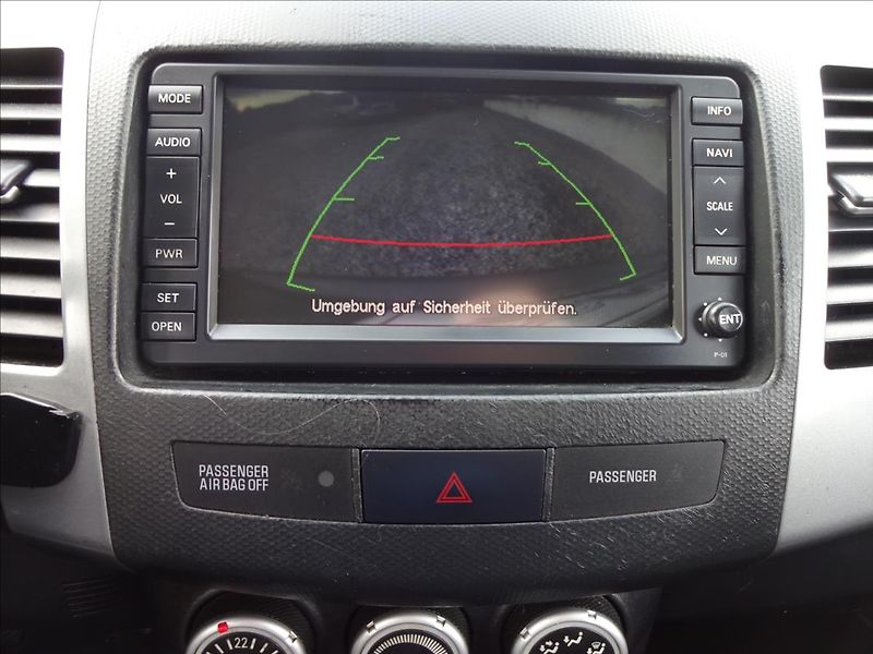 Peugeot 4007 2,2 HDI 115kW 4x4 - fotka 37 z 53