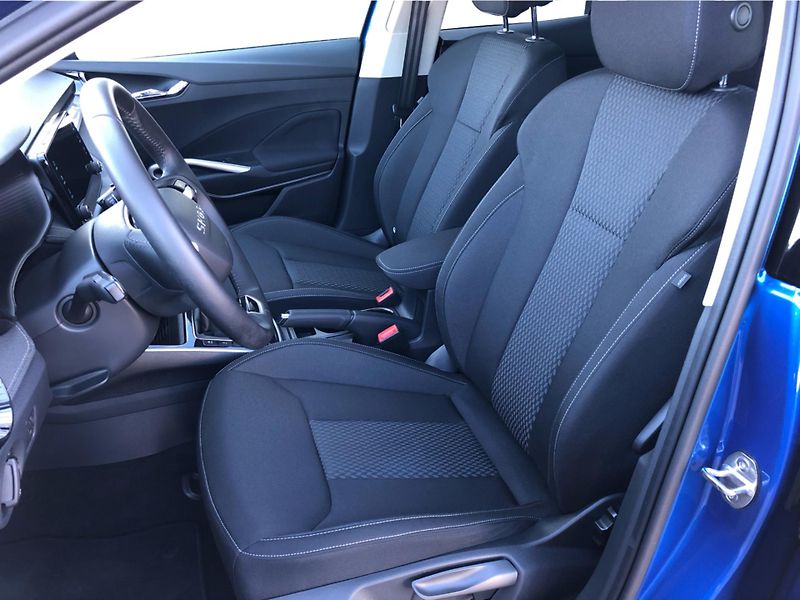 Škoda Fabia 1.0 TSi Top Selection - fotka 11 z 27