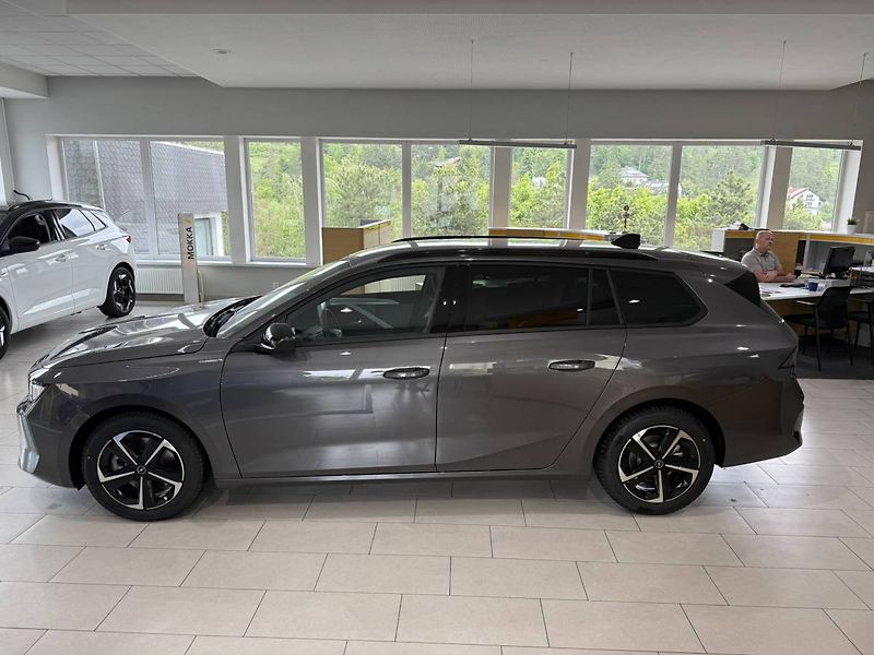 Opel Astra Edition ST 1.2 TURBO AUT (96kW - fotka 2 z 26