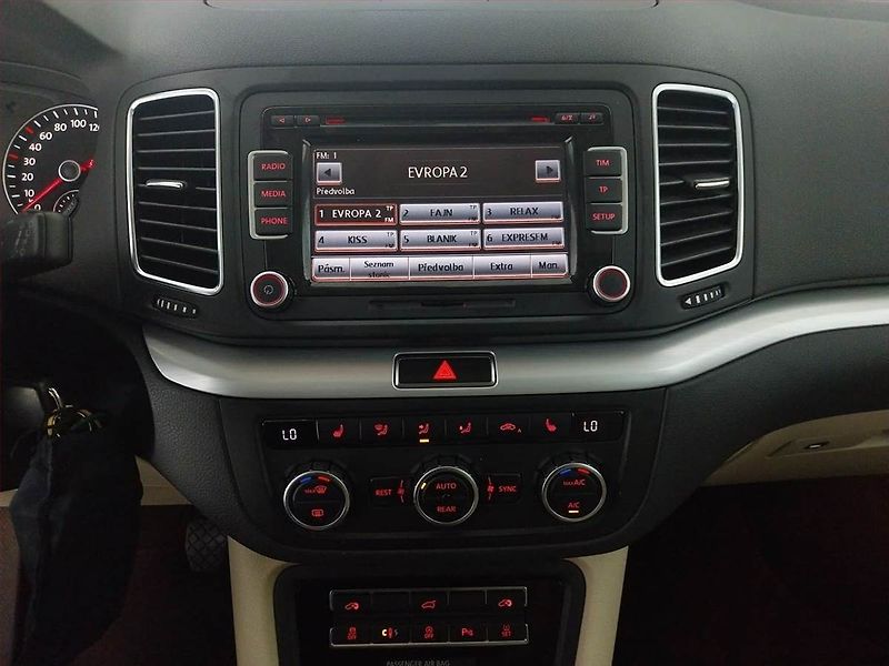 Volkswagen Sharan (2014) 2.0 TDI, 7 míst, Bi-Xenony - fotka 12 z 24