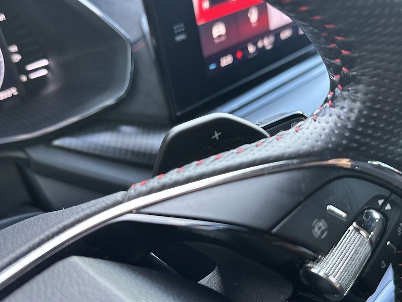 Škoda Octavia (2023) Combi 2.0 TDI DSG RS - fotka 21 z 35