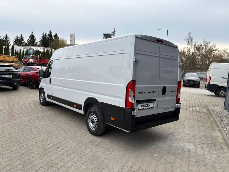Peugeot Boxer Furgon 4350 L4H2 140k MAN6 - fotka 12 z 17