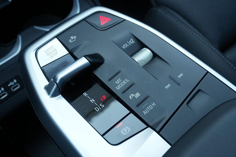 BMW X1 23i xDrive, Tažné, 360° kamera - fotka 21 z 40