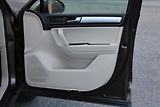 Volkswagen Touareg 3.0 TDI V6/PANOR/TAŽNÉ/NEZ.TOP - náhled 27