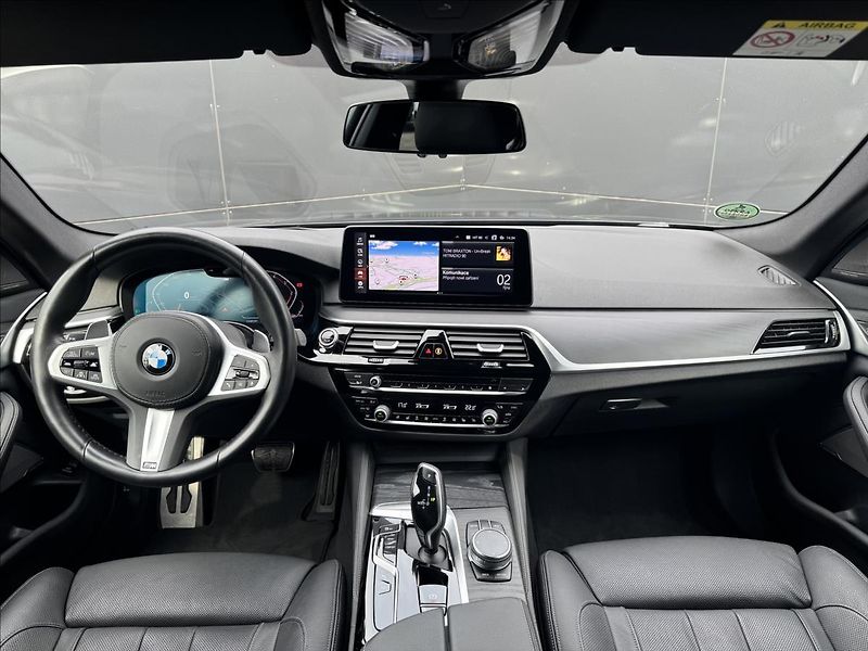 BMW Řada 5 3,0 540d xDrive M-Packet ČR DP - fotka 15 z 36