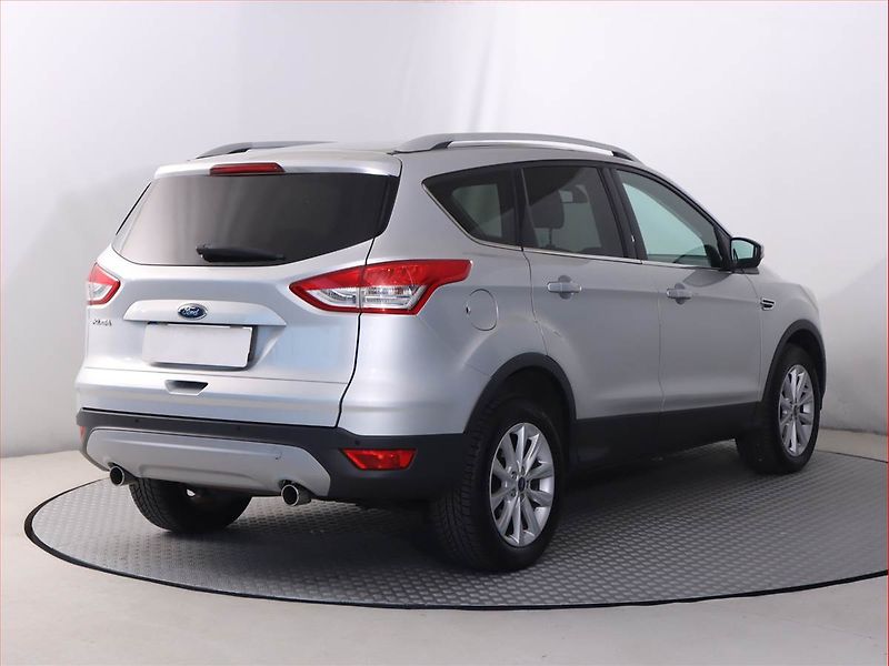 Ford Kuga (2015) 2.0 TDCi, 4X4, Kůže, Tempomat - fotka 5 z 18