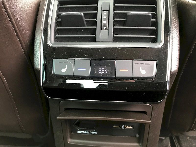 Škoda Superb (2020) GRT L K TS 200/2.0 A7A - fotka 21 z 35