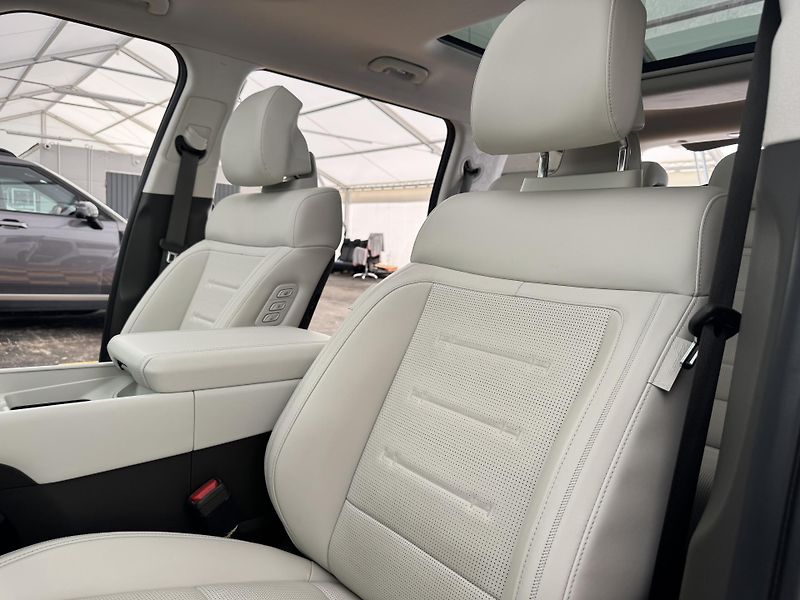 Hyundai Santa Fe 1.6*Hybrid*132kw*DPH*Vybava* - fotka 12 z 48