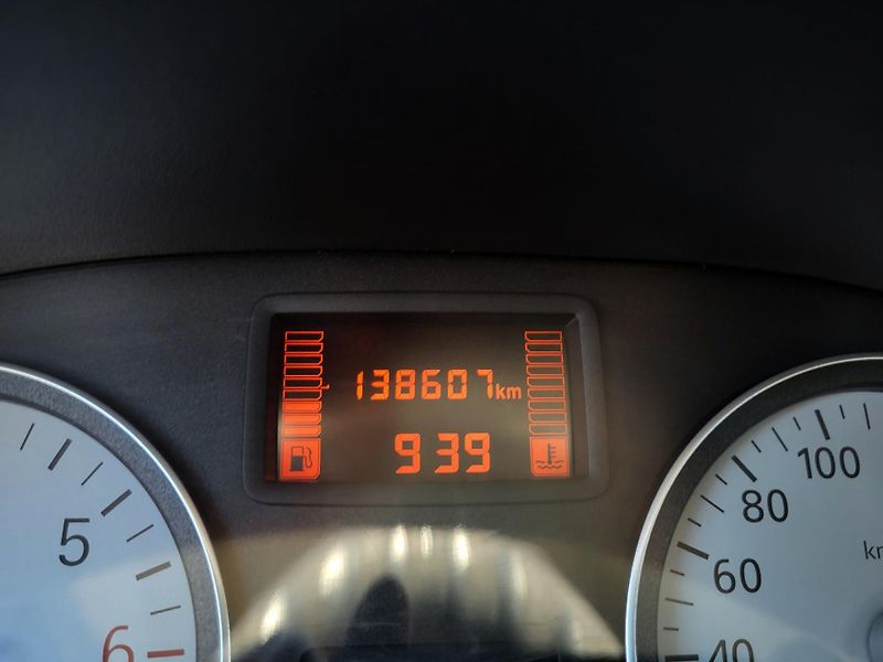 Dacia Logan MCV 1.6 i 16V ARCTICA 7-míst - fotka 12 z 48