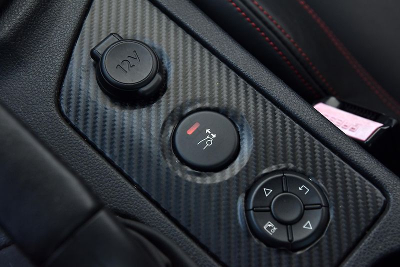 Peugeot RCZ 1.6 T GT-LINE RED CARBON, NAVI - fotka 25 z 47
