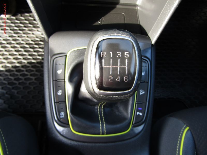 Hyundai Kona (2018) 1.0 T-GDi, ČR, Premium - fotka 19 z 21