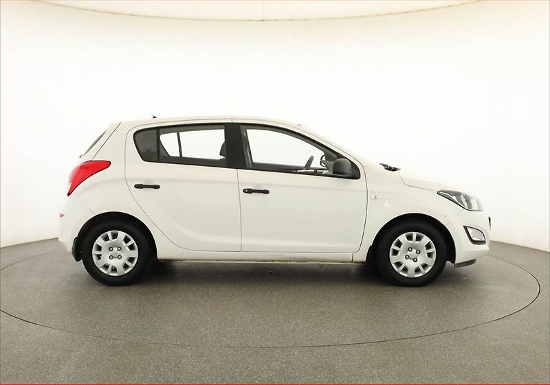 Hyundai i20 (2014) 1.2, ČR,1.maj - fotka 6 z 11