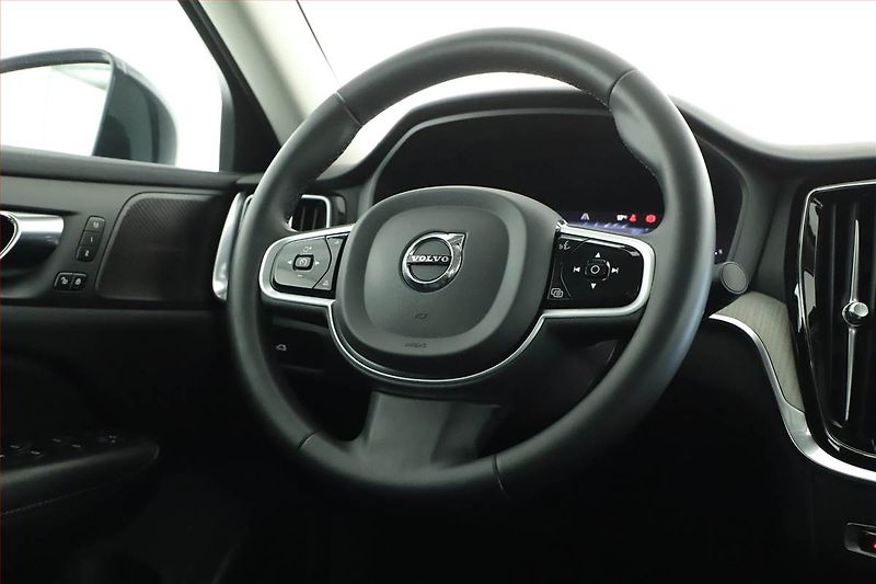 Volvo S60 (2023) B4 - fotka 8 z 20