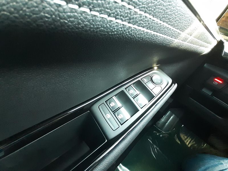 Renault Espace (2026) Iconic full hybrid E-Tech 200k - fotka 16 z 16