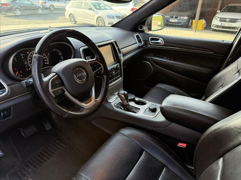 Jeep Grand Cherokee 3,0 CRD SUMMIT H&K awd záruka - fotka 12 z 42
