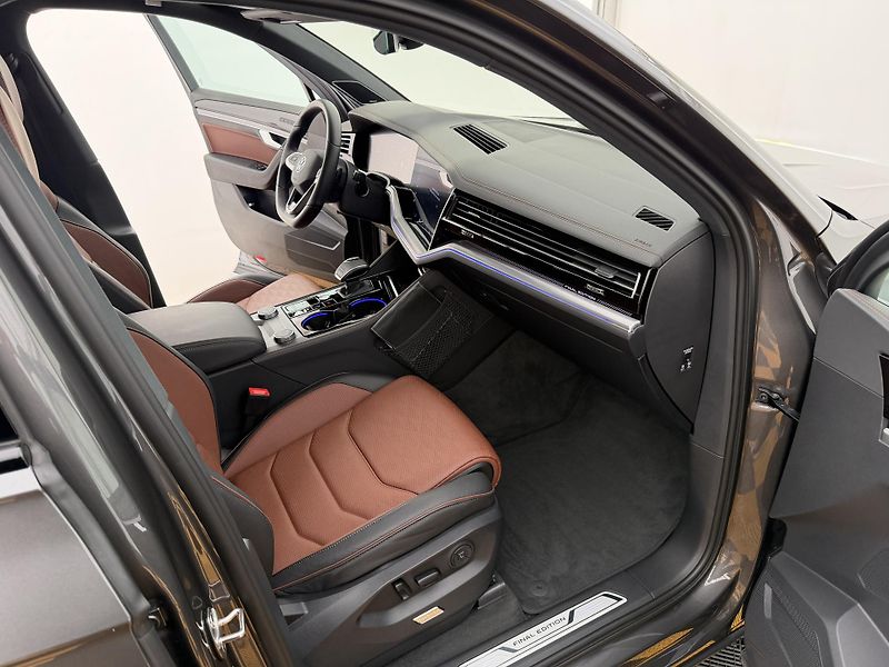 Volkswagen Touareg 3.0Tdi*210kw*DPH*Final Edition - fotka 19 z 49