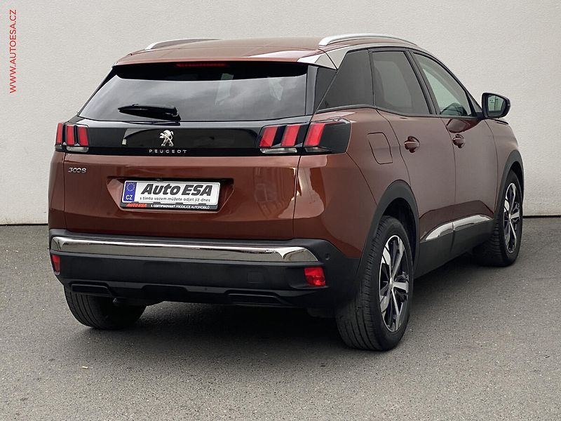 Peugeot 3008 (2019) 1.5 HDi, Allure, LED, kamera - fotka 4 z 18