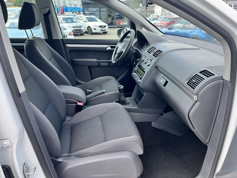 Volkswagen Touran 1.2TSi 77kw  7MÍST TEMPOMAT  - fotka 35 z 44