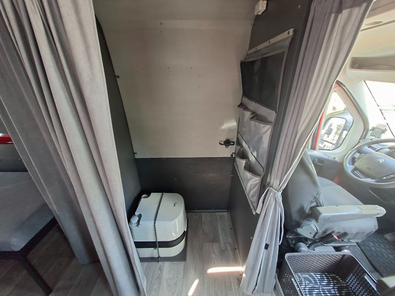 Citroën Jumper (2012) 3.0MJET 130kW -OBYTNÁ VESTAVBA - fotka 19 z 32