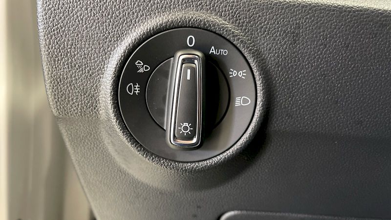 Volkswagen T-Roc (2024) R-Line 1.0 TSI 81kW - fotka 18 z 27