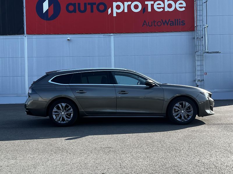 Peugeot 508 SW 1.6T 133kW Aut. ALLURE - fotka 3 z 24