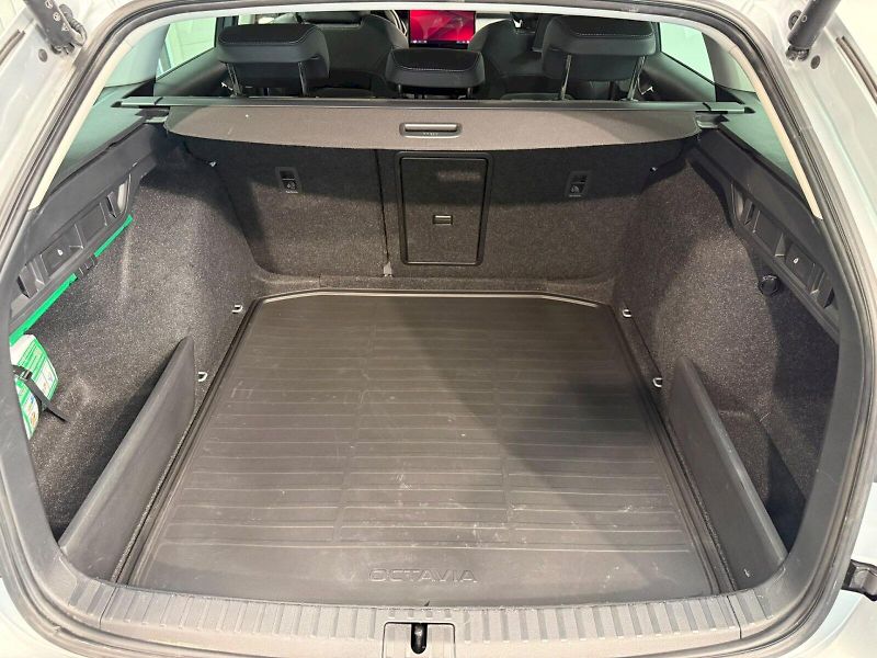 Škoda Octavia (2024) TOP SELECTION 2.0TDI 110KW DSG - fotka 35 z 37