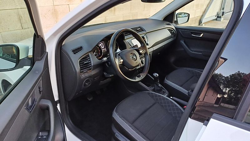 Škoda Fabia combi TSI 70kW-NAVIGACE-TZ-DPH - fotka 9 z 50