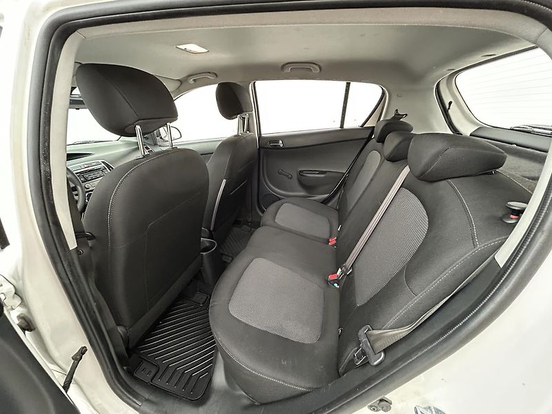 Hyundai i20 1.2 i Family - fotka 10 z 20