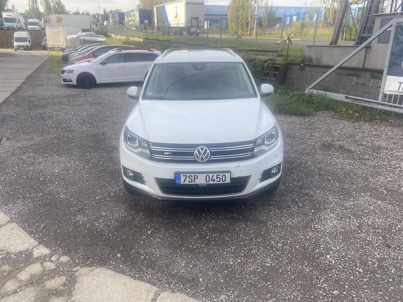 Volkswagen Tiguan (2014) 2.0 TDI - R-line CUP 4x4 - fotka 2 z 47
