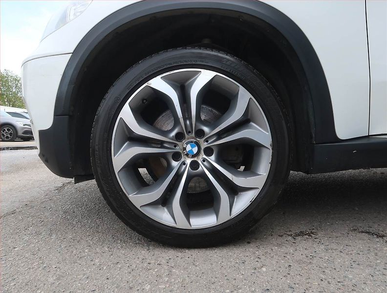 BMW X5 (2012) xDrive40d, 4X4, Automat - fotka 15 z 23