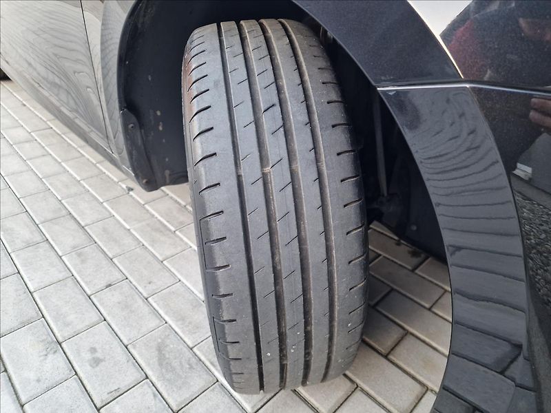Škoda Octavia 2.0TDI 110kW DSG Style, 1.Maj. - fotka 45 z 50
