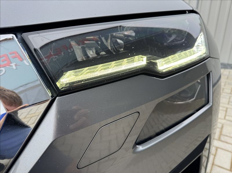 Škoda Karoq 2,0 TDI DSG STYLE DPH 1.maj ČR - fotka 9 z 50