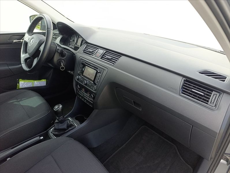 Škoda Rapid 1,2 TSi Aut.klima Navigace - fotka 26 z 38