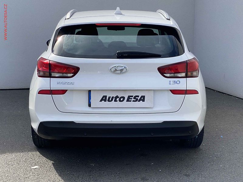 Hyundai i30 (2021) 1.6 CRDi, 1.maj,ČR, Smart - fotka 5 z 17