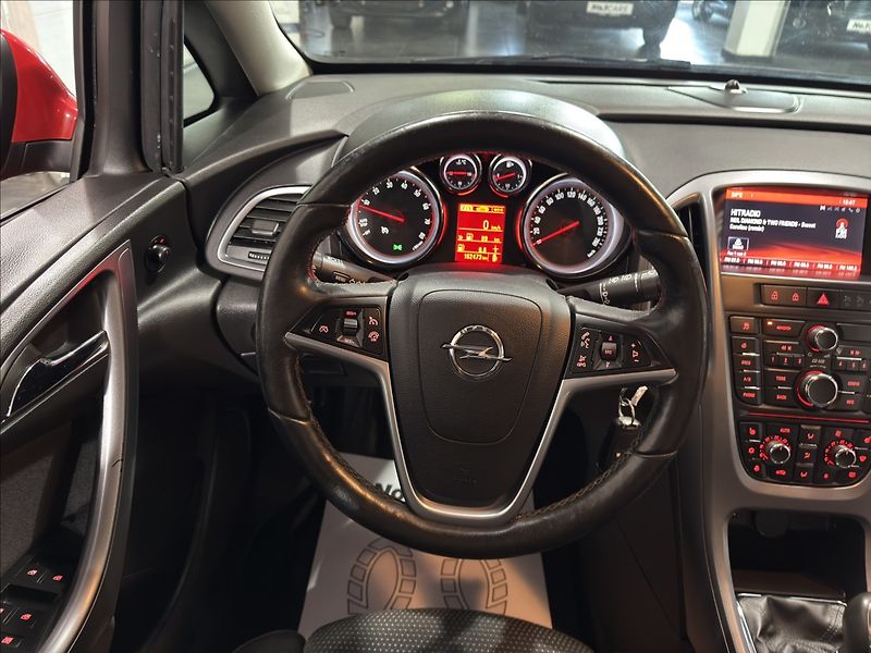 Opel Astra 1,4   T SPORT ENERGY BI-XENON - fotka 24 z 38