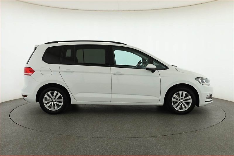Volkswagen Touran (2016) 1.6 TDI, 7 míst, Serv.kniha - fotka 6 z 19