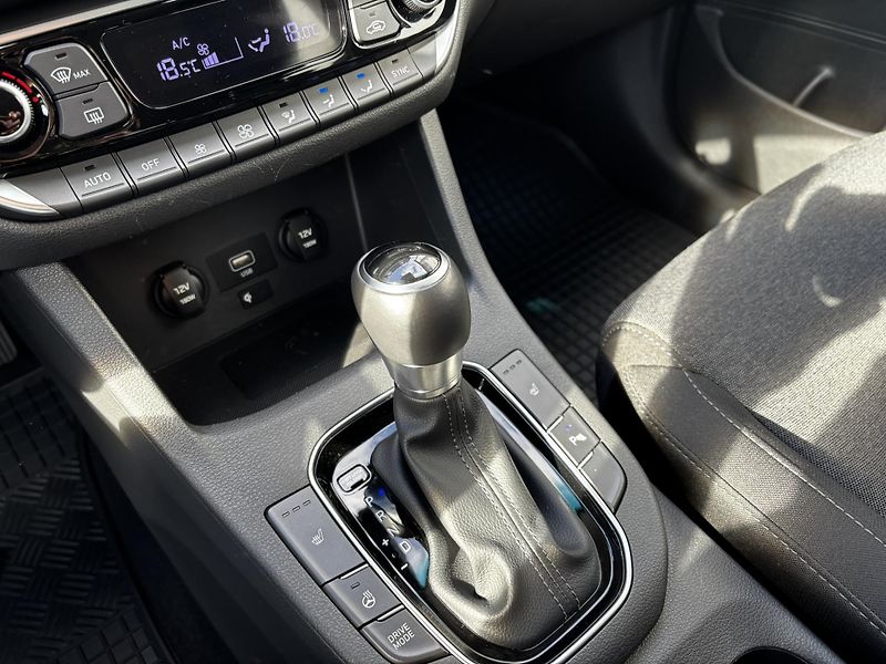 Hyundai i30 (2023) Kombi Smart 1.5 T-GDI MHEV - fotka 8 z 12