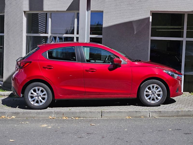 Mazda 2 1,5i SKYACTIV-G,ČR,1.maj,serv. - fotka 6 z 32