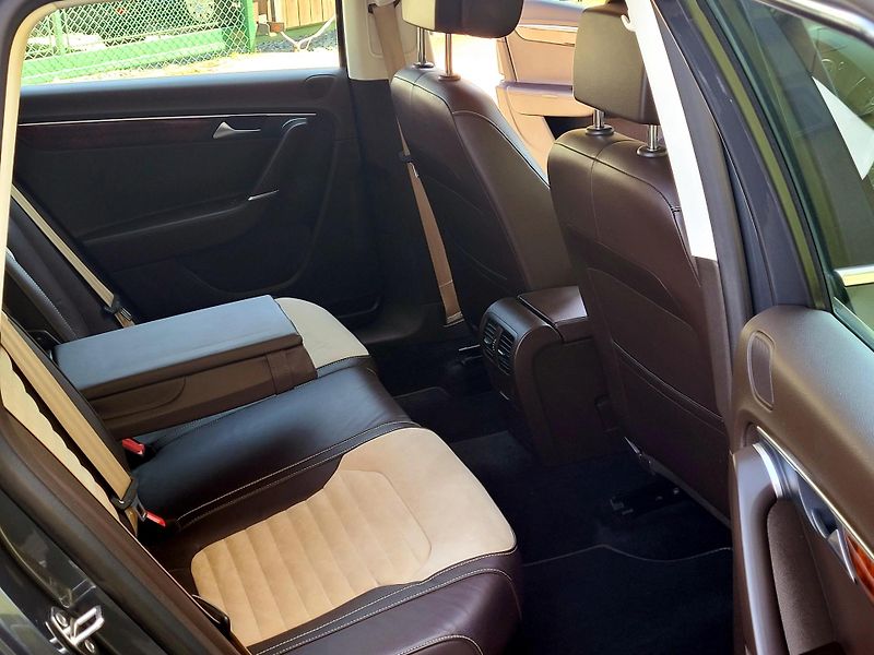 Volkswagen Passat TSi HIGHLINE,málo najeto  - fotka 29 z 51
