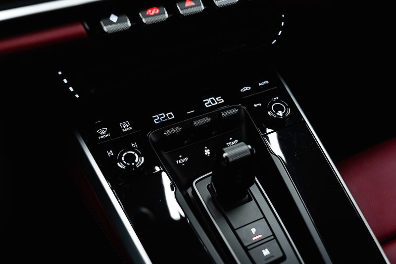 Porsche 911 Turbo, BOSE, ACC, VÝFUKY, MATR - fotka 14 z 20