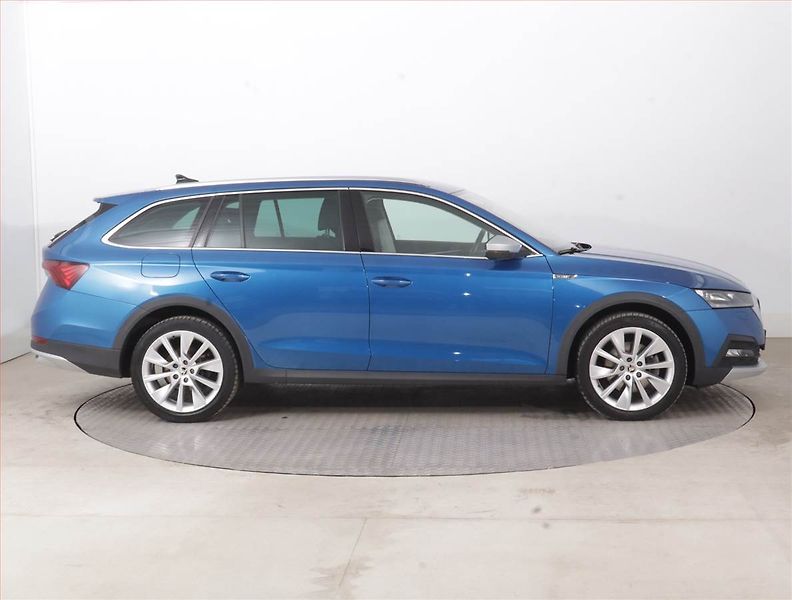 Škoda Octavia (2023) Scout 2.0 TDI - fotka 6 z 17