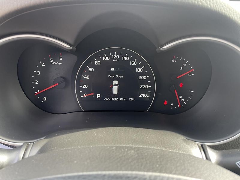 Kia Sorento 2,2 CRDi/145kW 4x4 - Automat - fotka 15 z 64