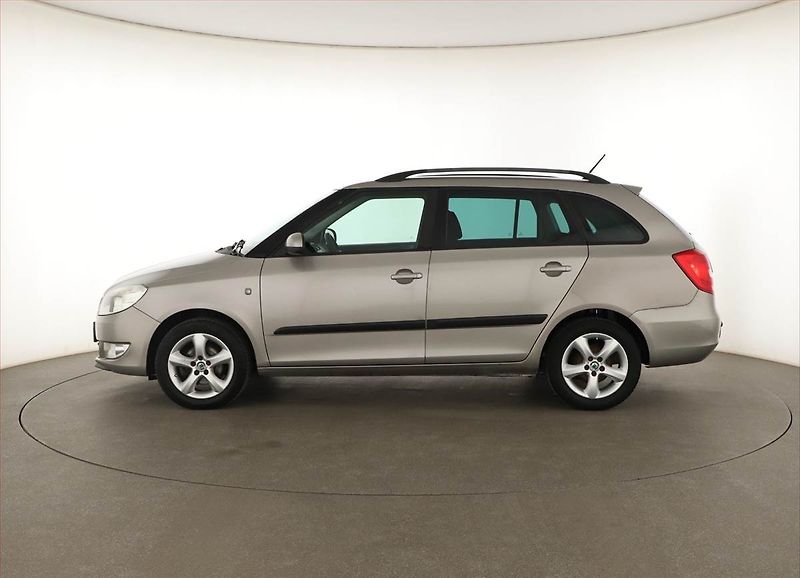 Škoda Fabia (2014) 1.2 TSI, ČR,1.maj, Tempomat - fotka 3 z 15