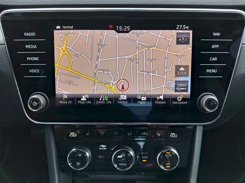Škoda Superb (2019) Style Extra DSG 2,0TDi 140kW - fotka 27 z 35